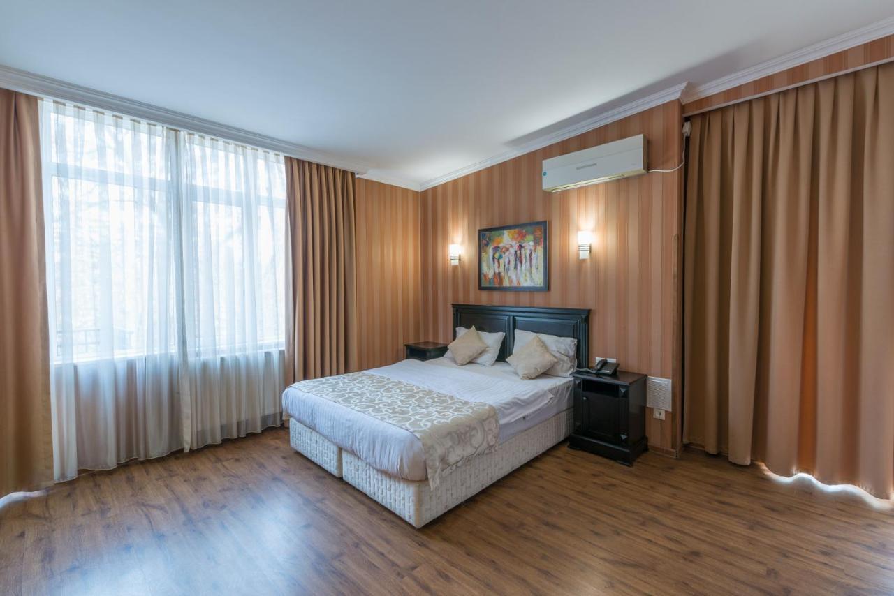 Garden View Ξενοδοχείο Τυφλίδα Εξωτερικό φωτογραφία
