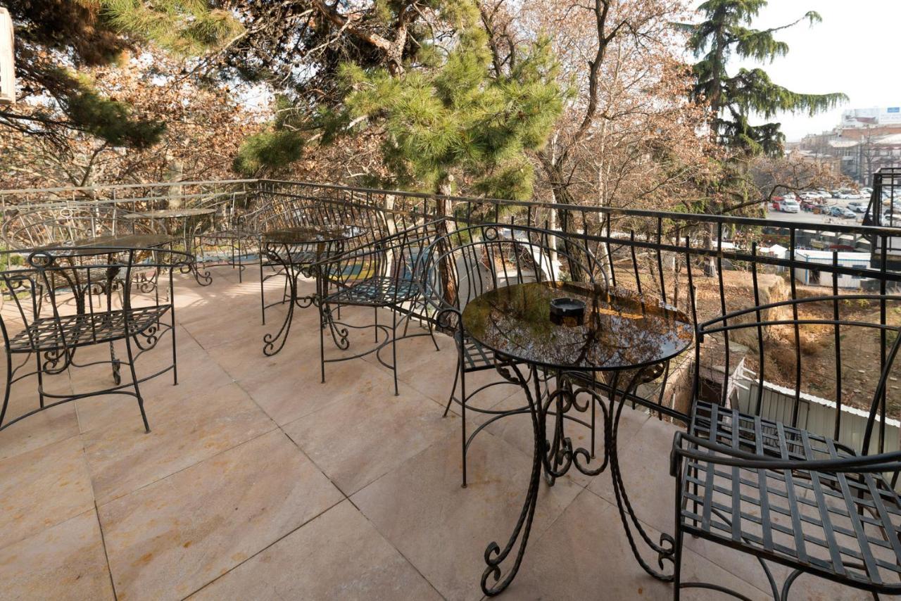Garden View Ξενοδοχείο Τυφλίδα Εξωτερικό φωτογραφία